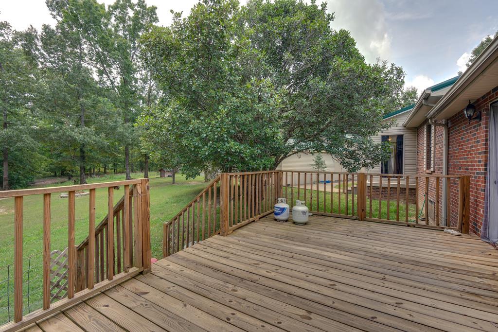 200 Coble Road Hohenwald, TN 38462 - Photo 20 of 29 a view of a deck