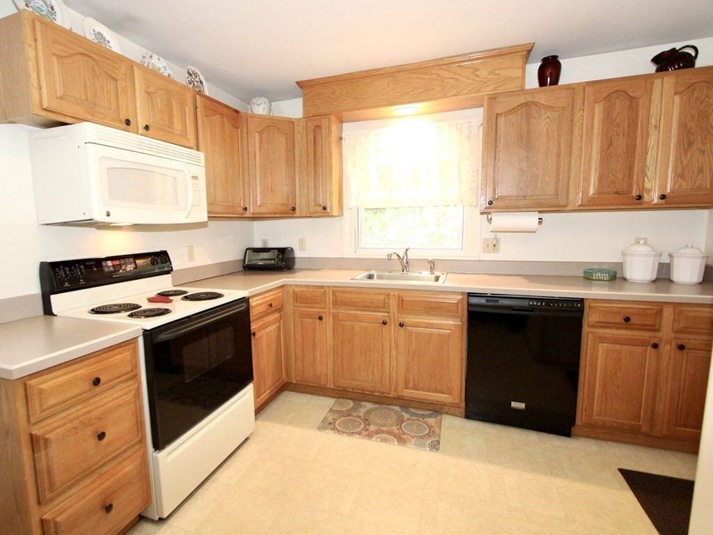 6 Rolling Ridge Lane Paxton, MA 01612 - Photo 6 of 19 Gallery Image 6