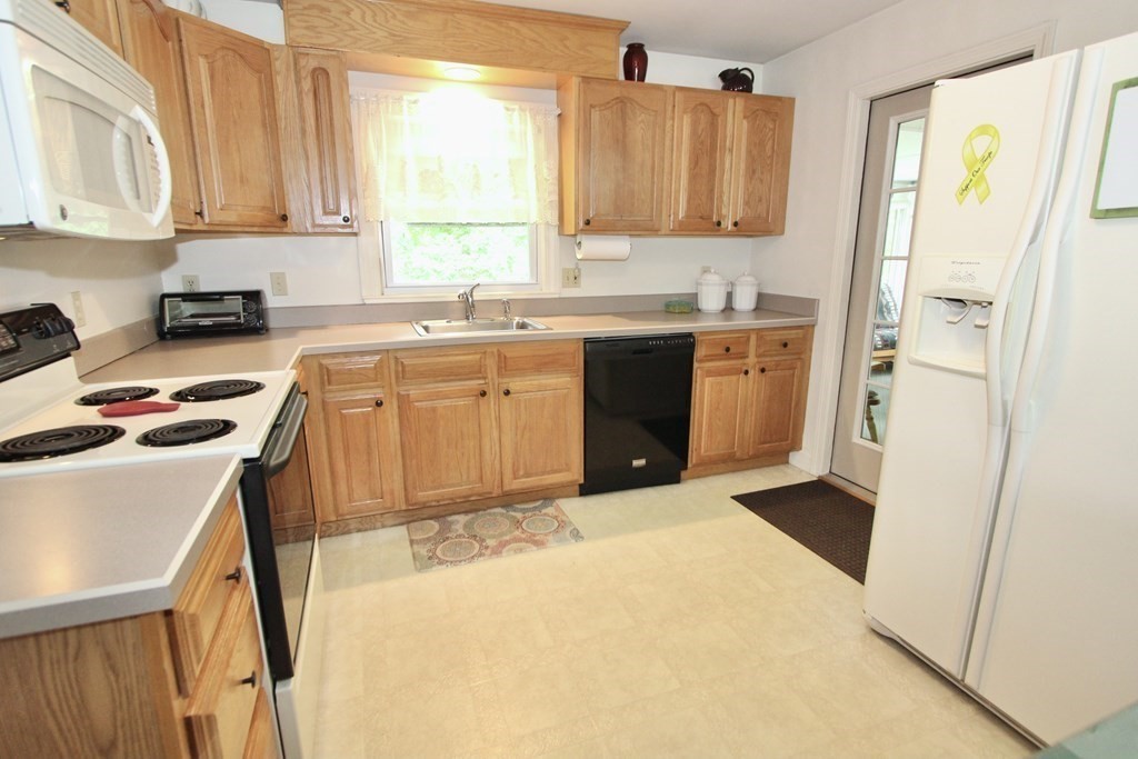 6 Rolling Ridge Lane Paxton, MA 01612 - Photo 7 of 19 Gallery Image 7