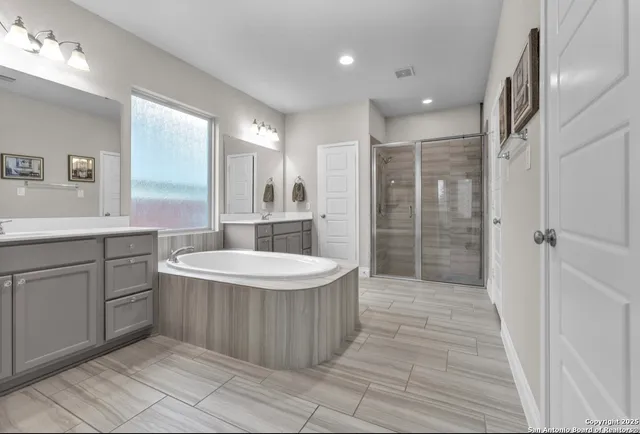 $725,000 | 8823 Hideout Bend, San Antonio, TX 78254