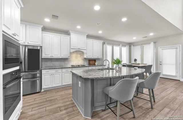 $725,000 | 8823 Hideout Bend, San Antonio, TX 78254