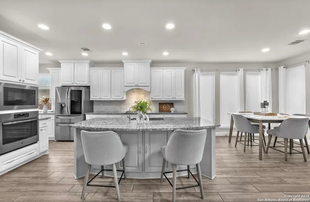 $725,000 | 8823 Hideout Bend, San Antonio, TX 78254