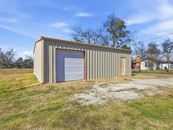 a view of a house with a outdoor space