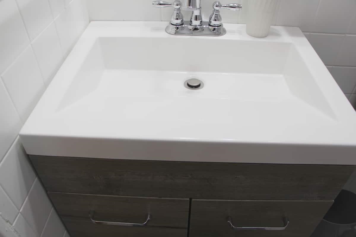 147 Roberta Drive Memphis, TN 38112 - Photo 8 of 14 a close view of sink