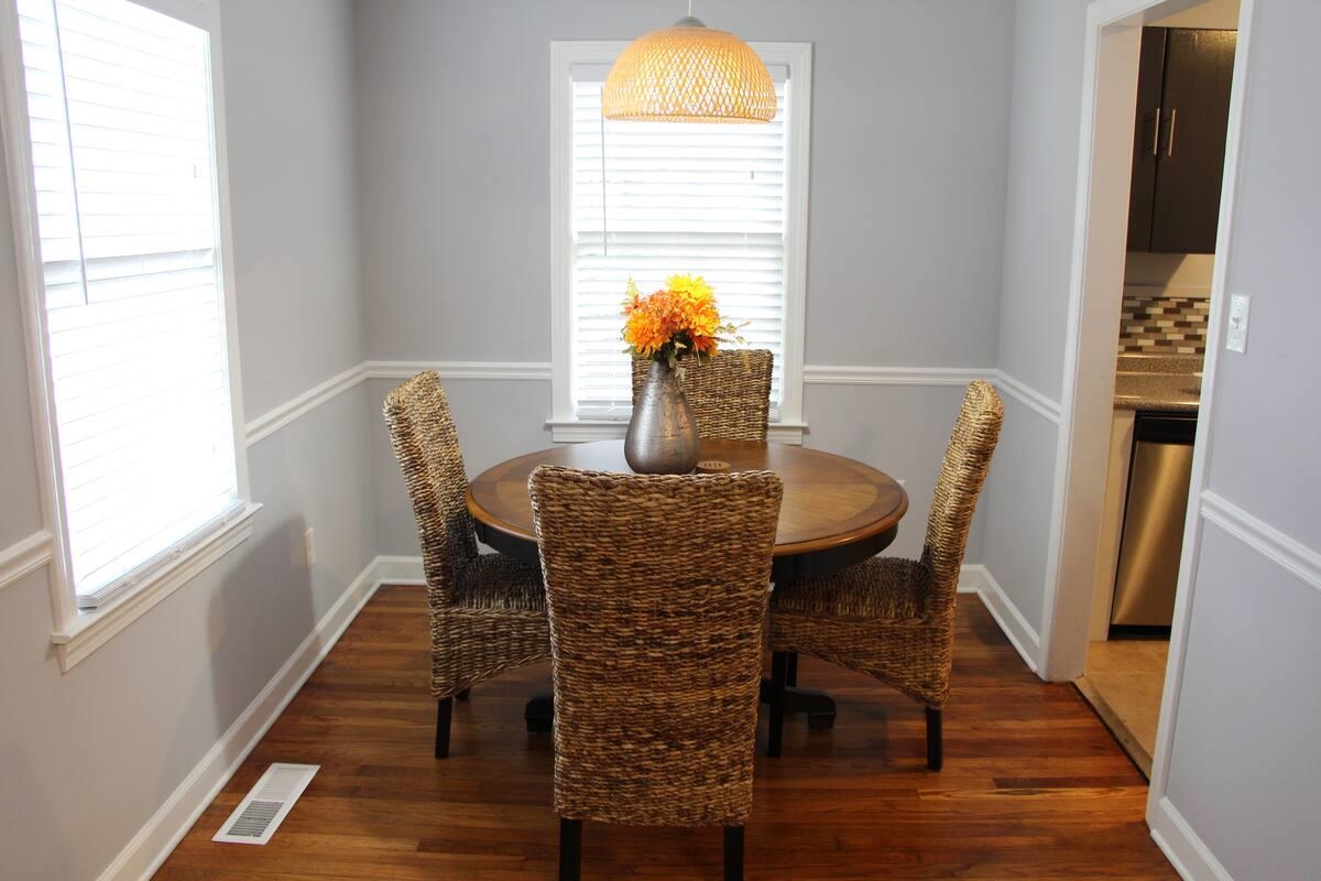 147 Roberta Drive Memphis, TN 38112 - Photo 10 of 14 a dining room with furniture and wooden floor
