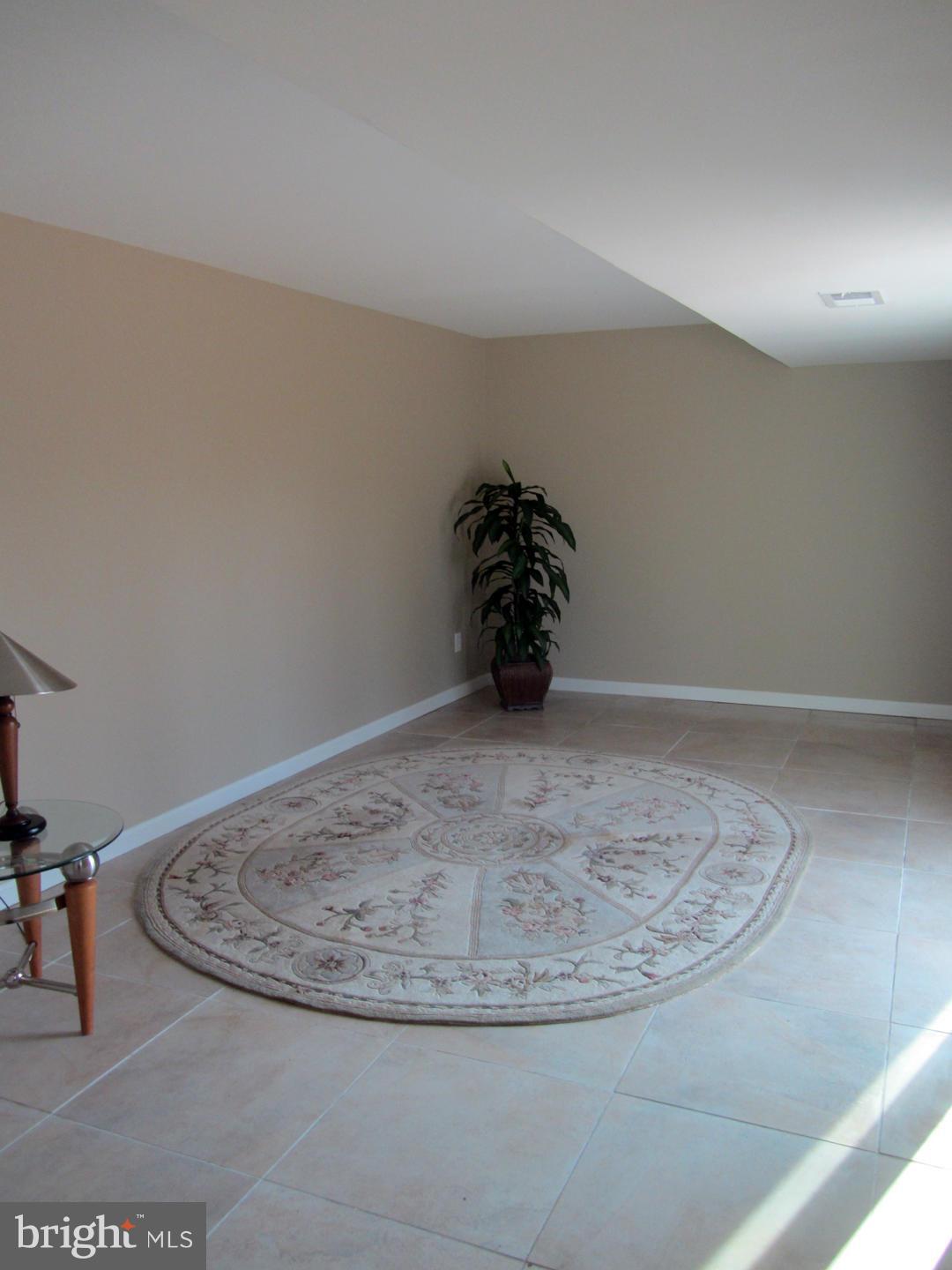 2840 Lodge Farm Road Baltimore, MD 21219 - Photo 22 of 30 Interior (General)