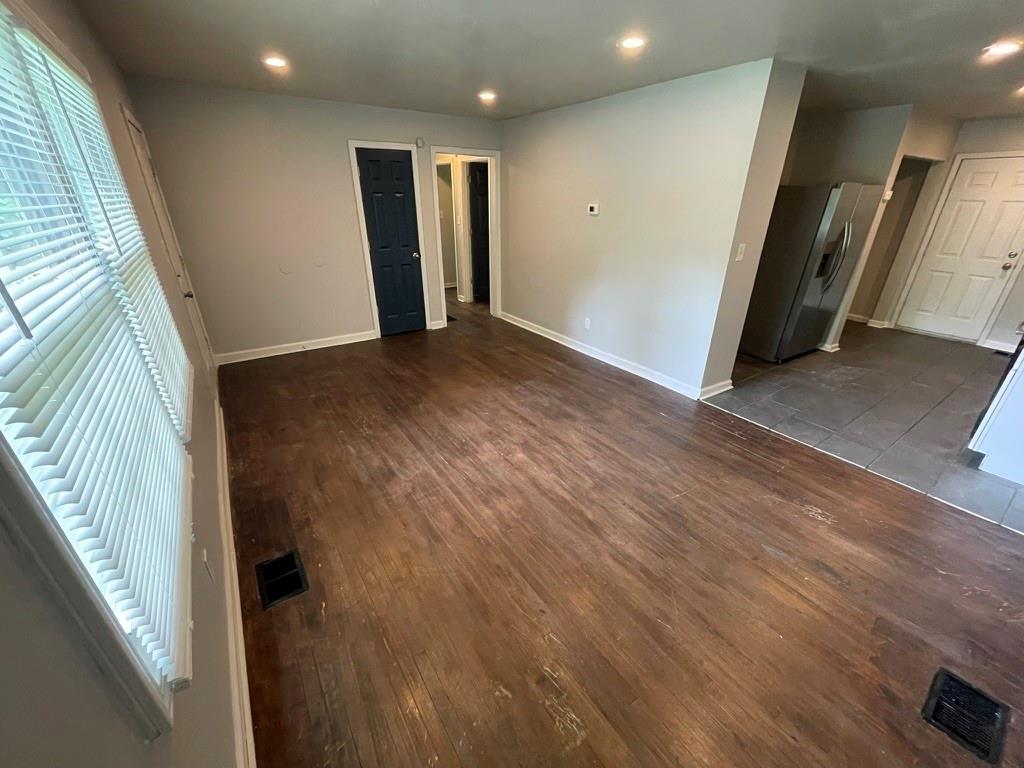 1642 Mary George Avenue Northwest Atlanta, GA 30318 - Photo 5 of 33