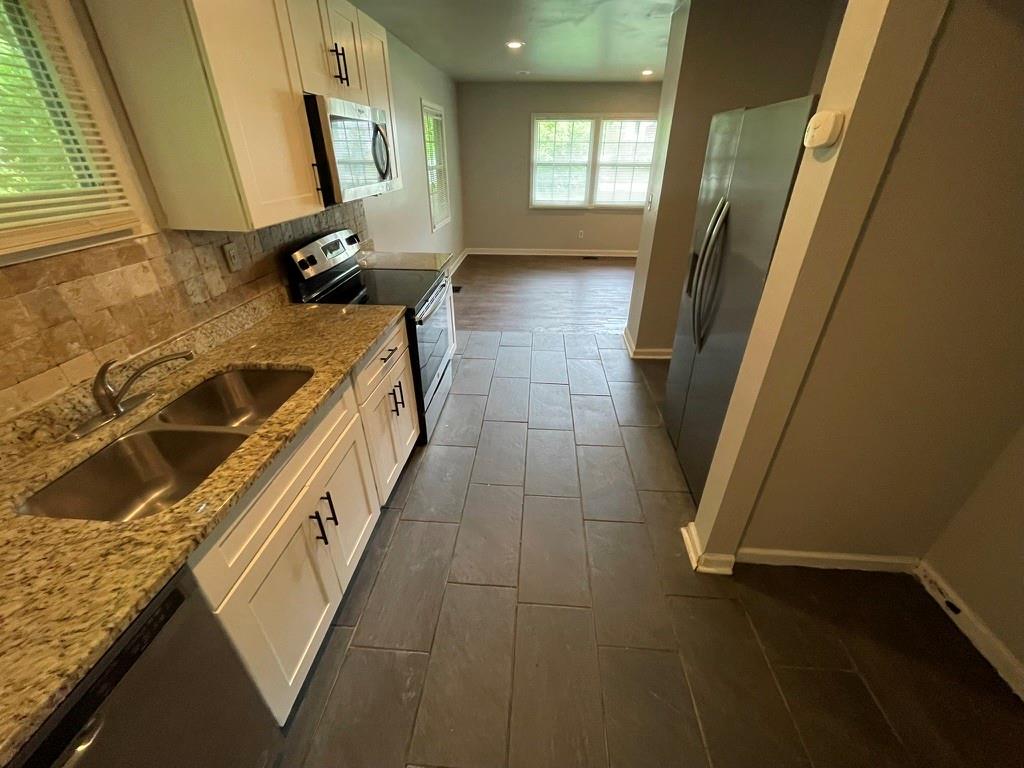 1642 Mary George Avenue Northwest Atlanta, GA 30318 - Photo 9 of 33