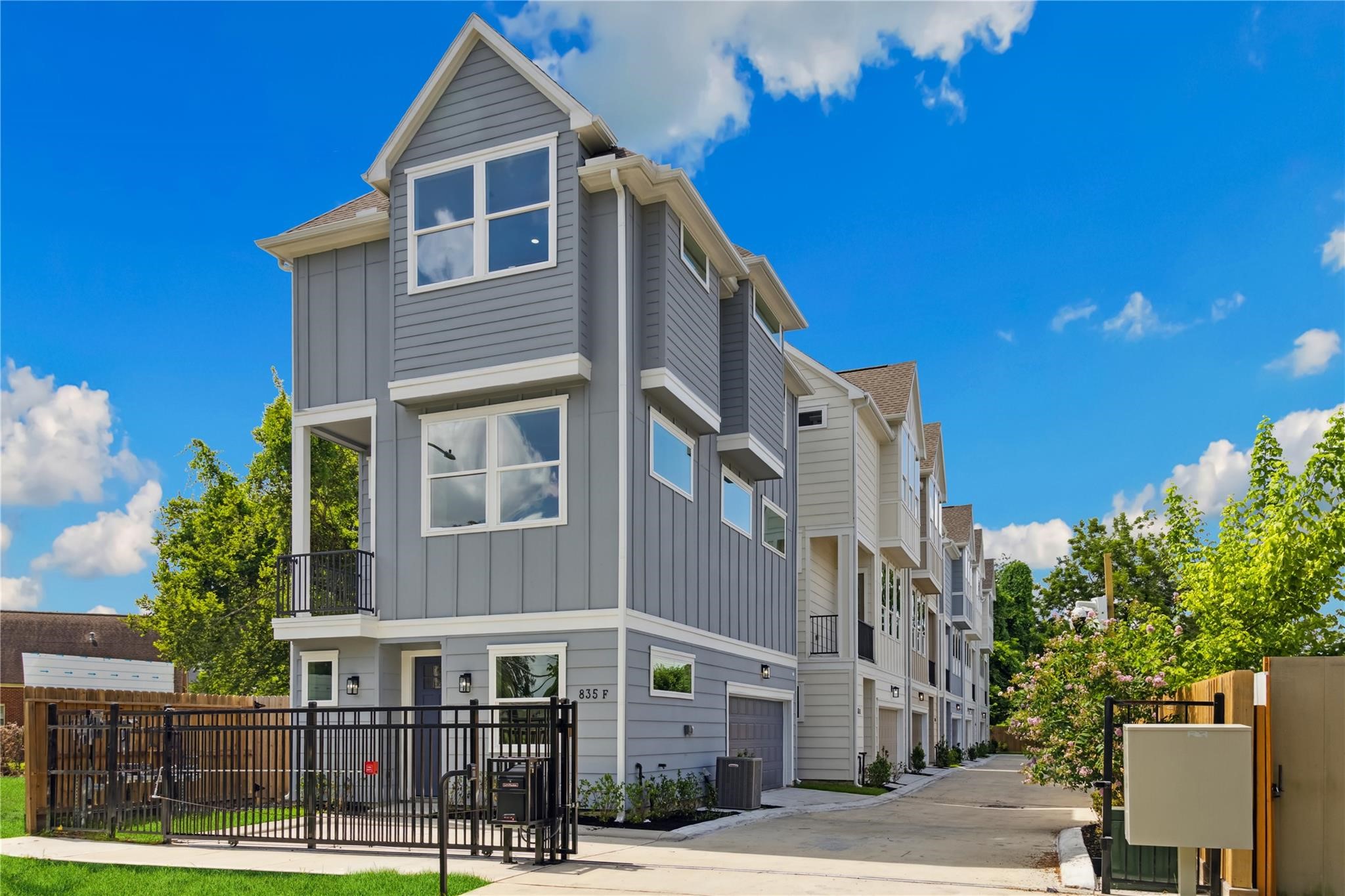 835 Rachel Street, Unit D Houston, TX 77091 - Photo 2 of 22 a front view of a building with street view