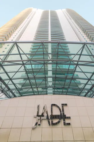 a view of ocean with city view