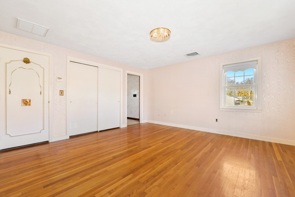 72 Stivaletta Drive Dedham, MA 02026 - Photo 22 of 38