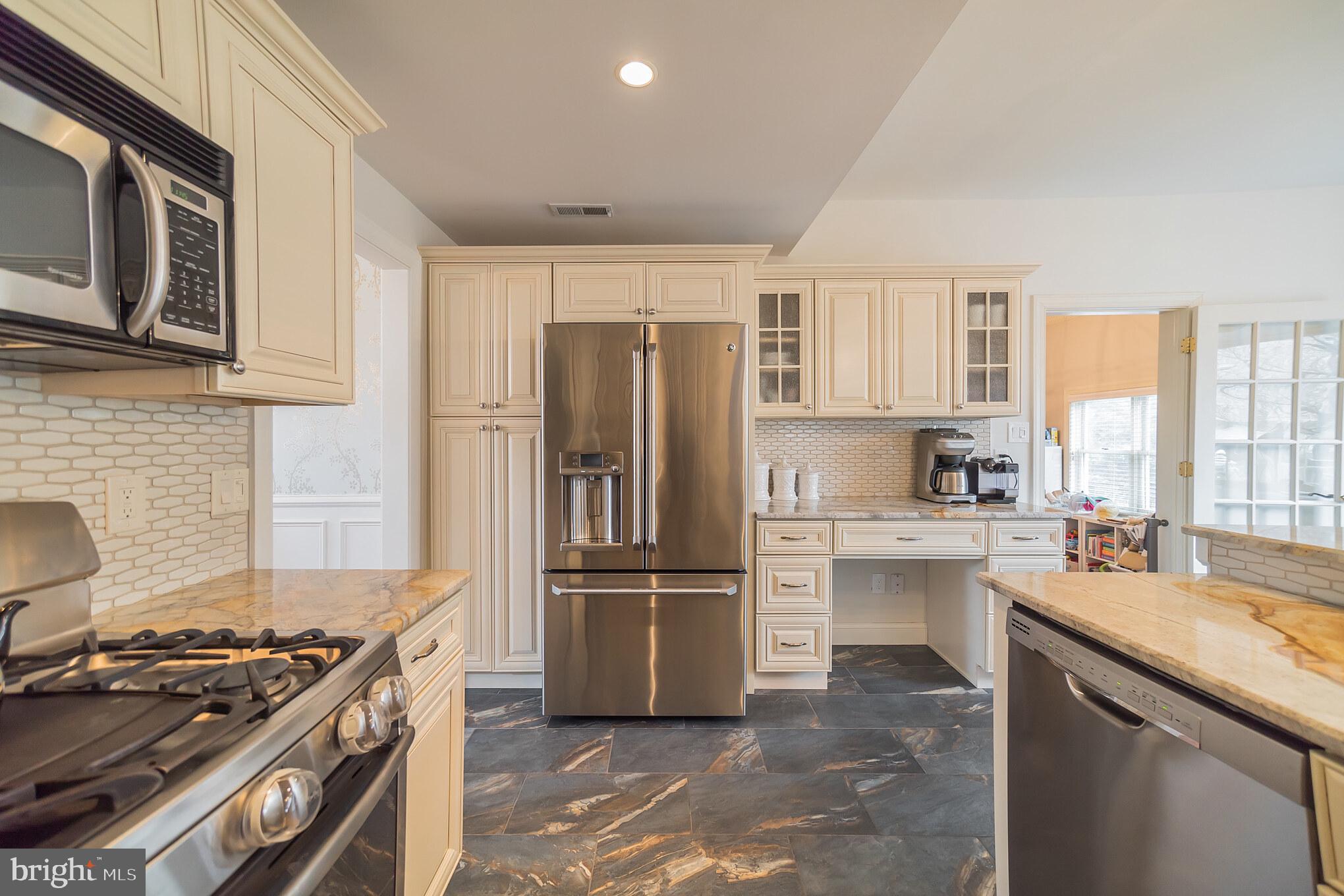 32 Elliot Drive Voorhees, NJ 08043 - Photo 5 of 31