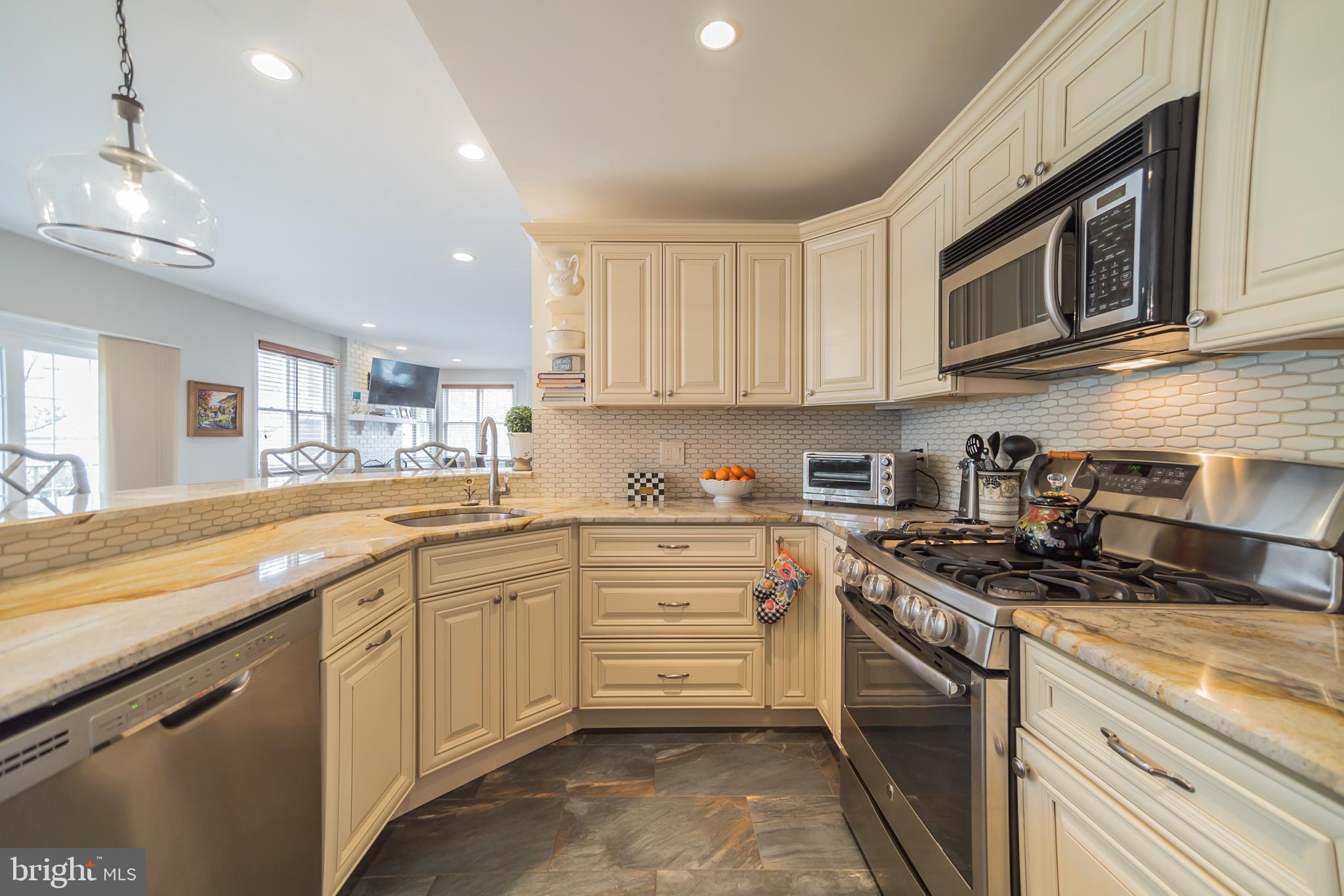 32 Elliot Drive Voorhees, NJ 08043 - Photo 6 of 31