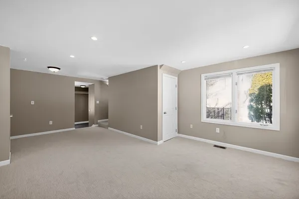 $679,900 | 39 Neillian Street, Unit 39, Bedford, MA 01730
