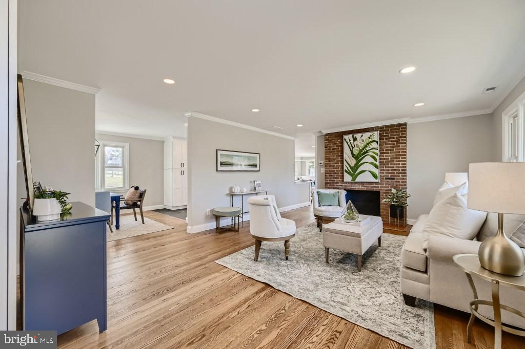 4049 Crescent Road Ellicott City, MD 21042 - Photo 3 of 30