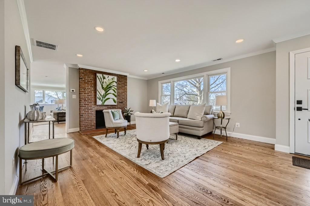 4049 Crescent Road Ellicott City, MD 21042 - Photo 4 of 30