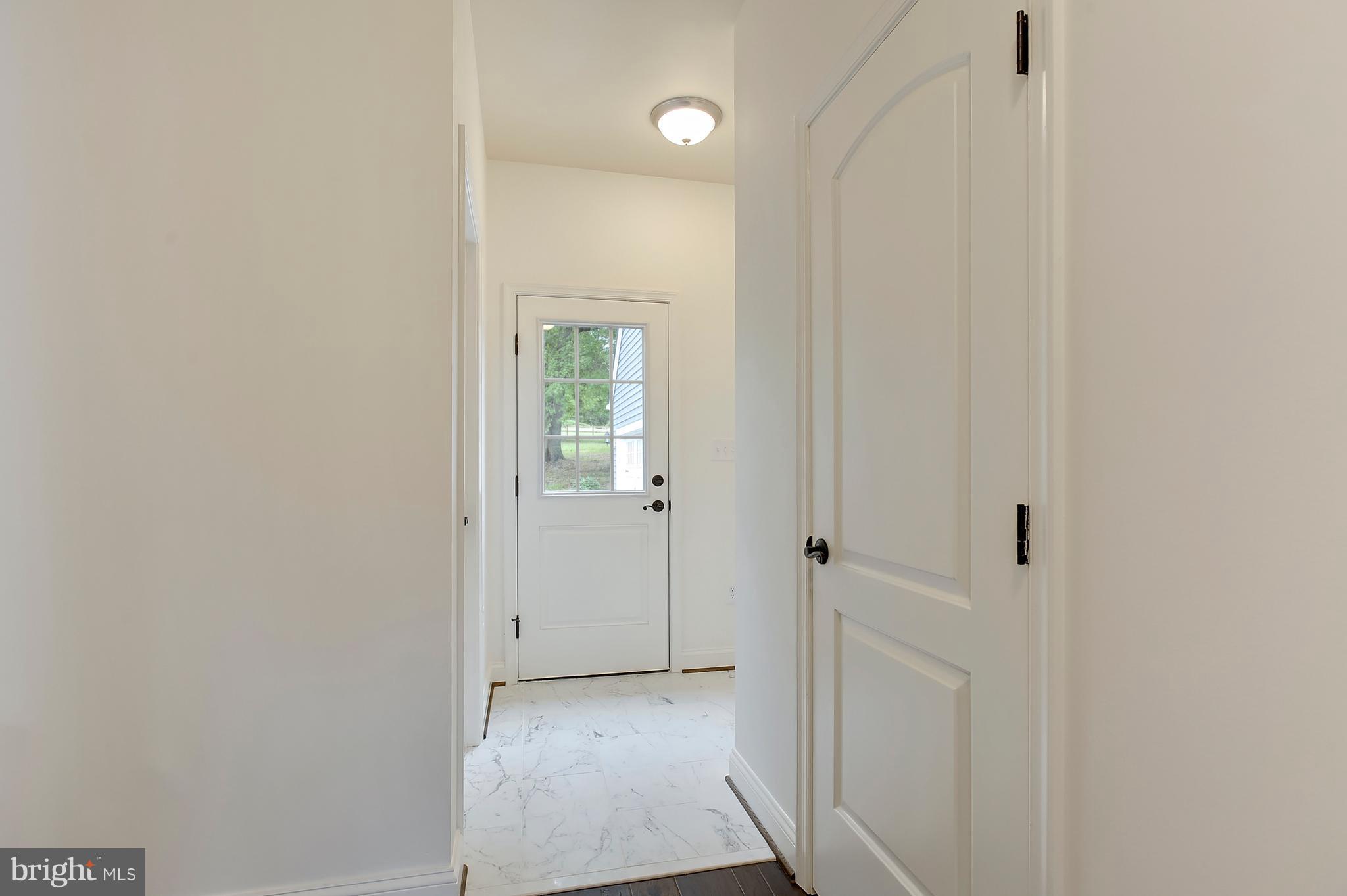 39181 Aldie Road Aldie, VA 20105 - Photo 27 of 30 Mud Room Entry