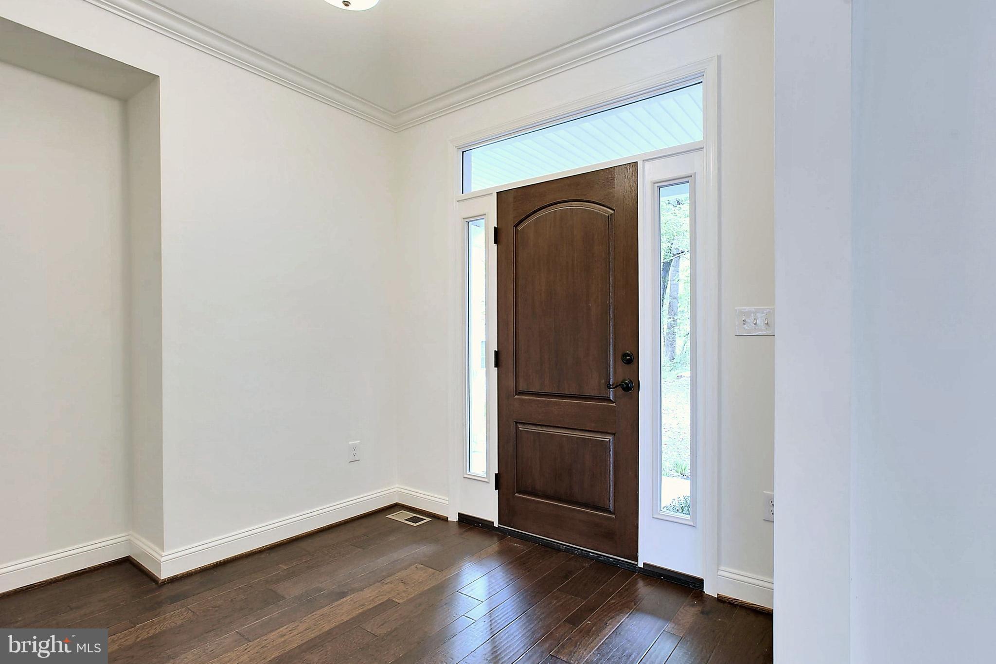 39181 Aldie Road Aldie, VA 20105 - Photo 4 of 30 Interior (General)