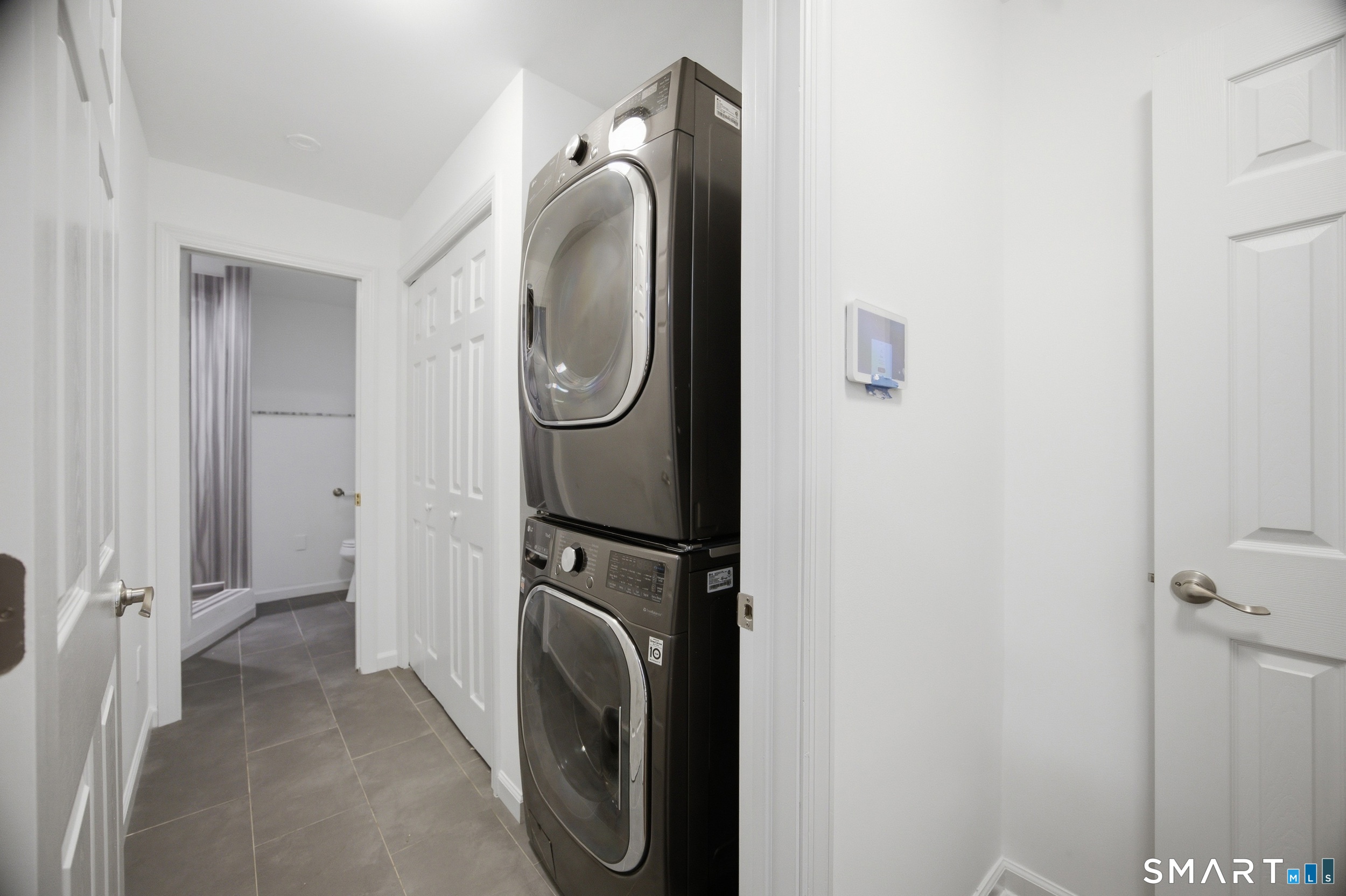 33 Colonial Road, Unit 4 Stamford, CT 06906 - Photo 30 of 36 Gallery Image 30