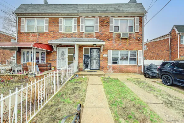 $825,000 | 215-10 99th Avenue | Queens Village