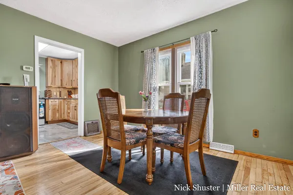 $189,900 | 915 East Madison Street, Hastings, MI 49058
