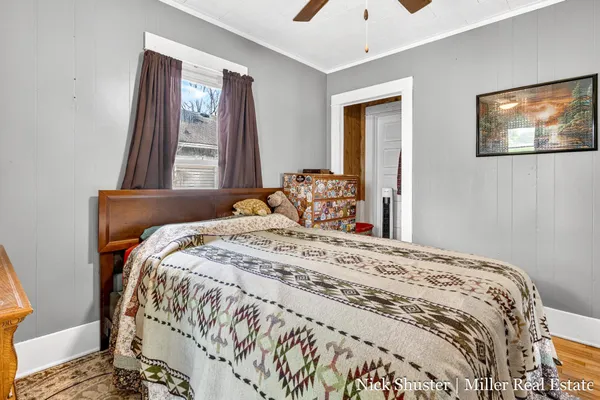 $189,900 | 915 East Madison Street, Hastings, MI 49058