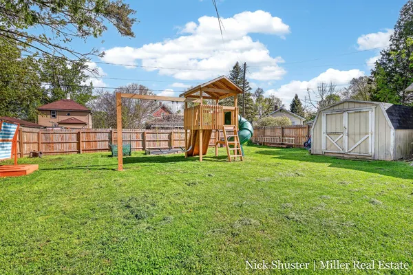 $189,900 | 915 East Madison Street, Hastings, MI 49058