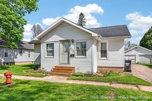 $189,900 | 915 East Madison Street, Hastings, MI 49058