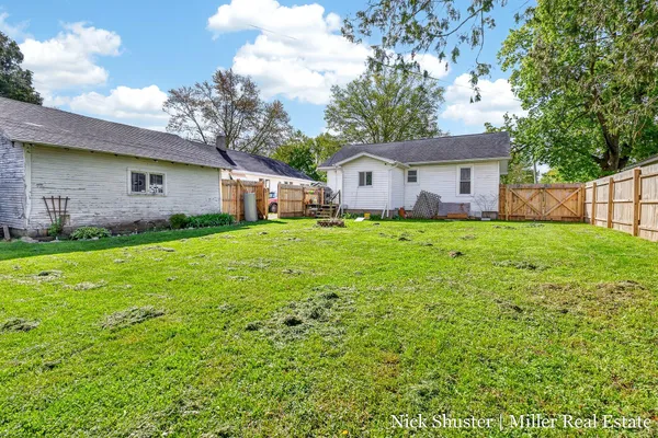 $189,900 | 915 East Madison Street, Hastings, MI 49058
