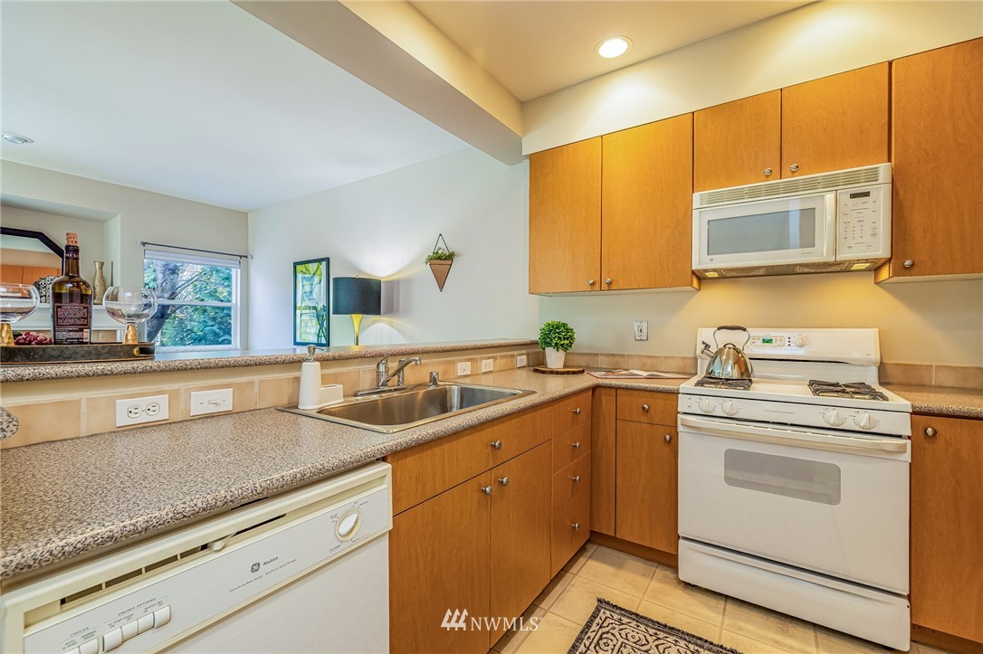 101 South 50th Place, Unit C Renton, WA 98055 - Photo 3 of 39 Gallery Image 3