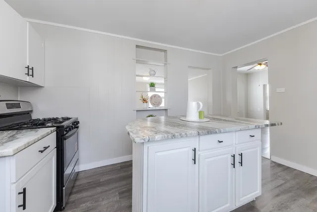 $122,500 | 1515 West Market Street, Bloomington, IL 61701