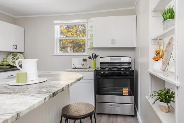 $122,500 | 1515 West Market Street, Bloomington, IL 61701