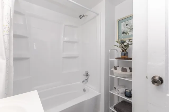 $122,500 | 1515 West Market Street, Bloomington, IL 61701