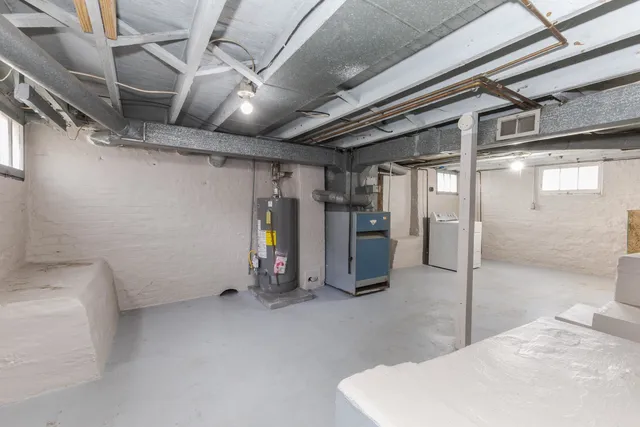 $122,500 | 1515 West Market Street, Bloomington, IL 61701