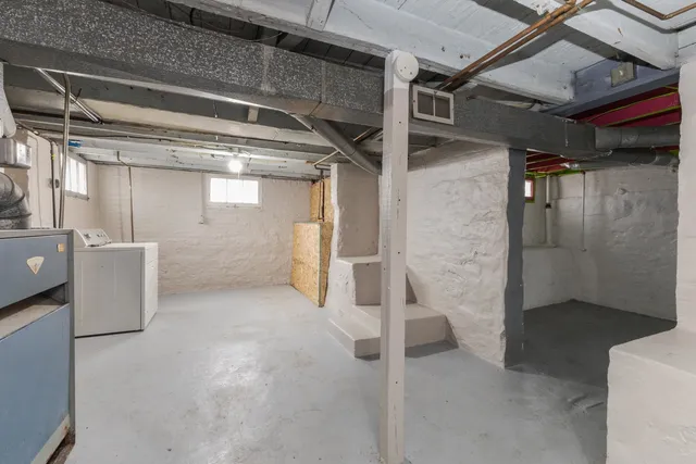 $122,500 | 1515 West Market Street, Bloomington, IL 61701