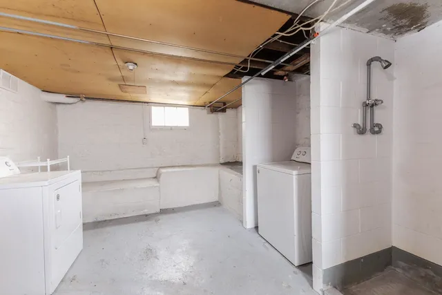 $122,500 | 1515 West Market Street, Bloomington, IL 61701