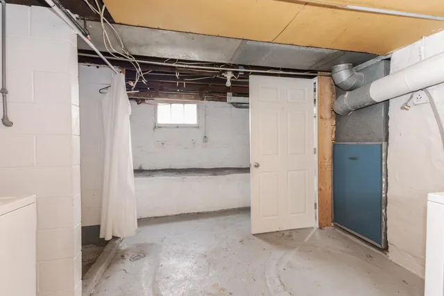 $122,500 | 1515 West Market Street, Bloomington, IL 61701