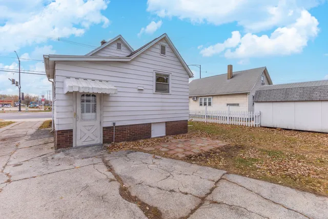 $122,500 | 1515 West Market Street, Bloomington, IL 61701