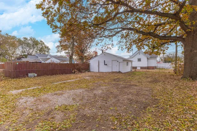 $122,500 | 1515 West Market Street, Bloomington, IL 61701