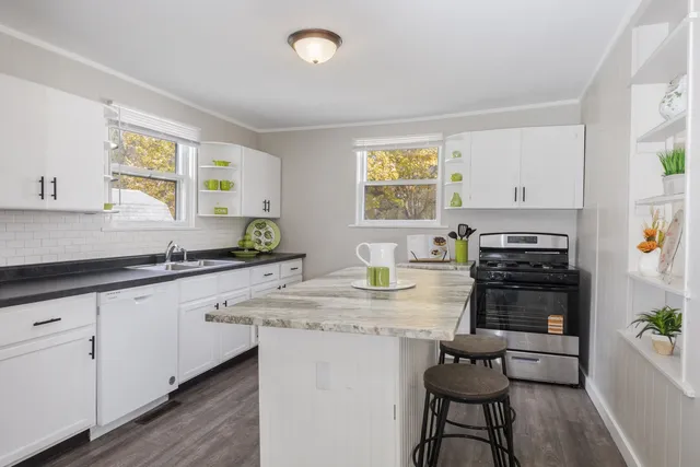 $122,500 | 1515 West Market Street, Bloomington, IL 61701