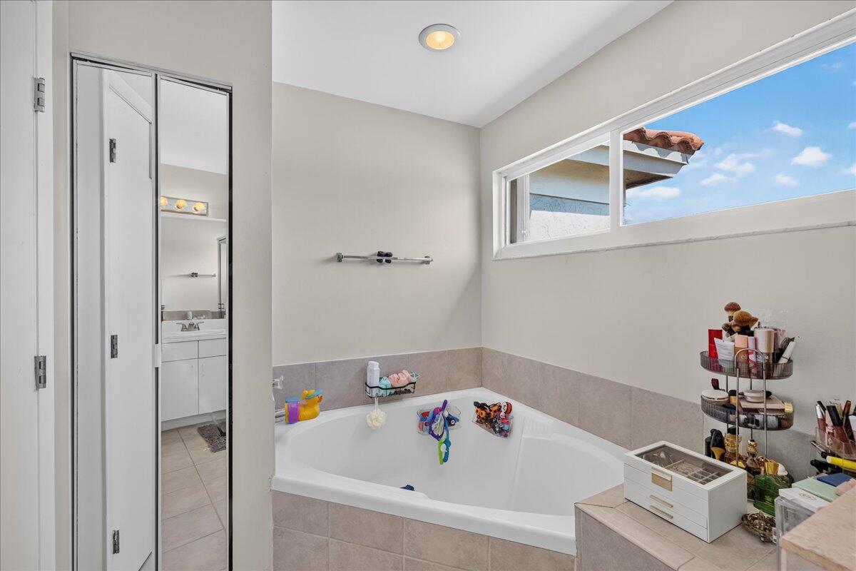 10712 Oak Lake Way Boca Raton, FL 33498 - Photo 32 of 48 22-8I8A0156