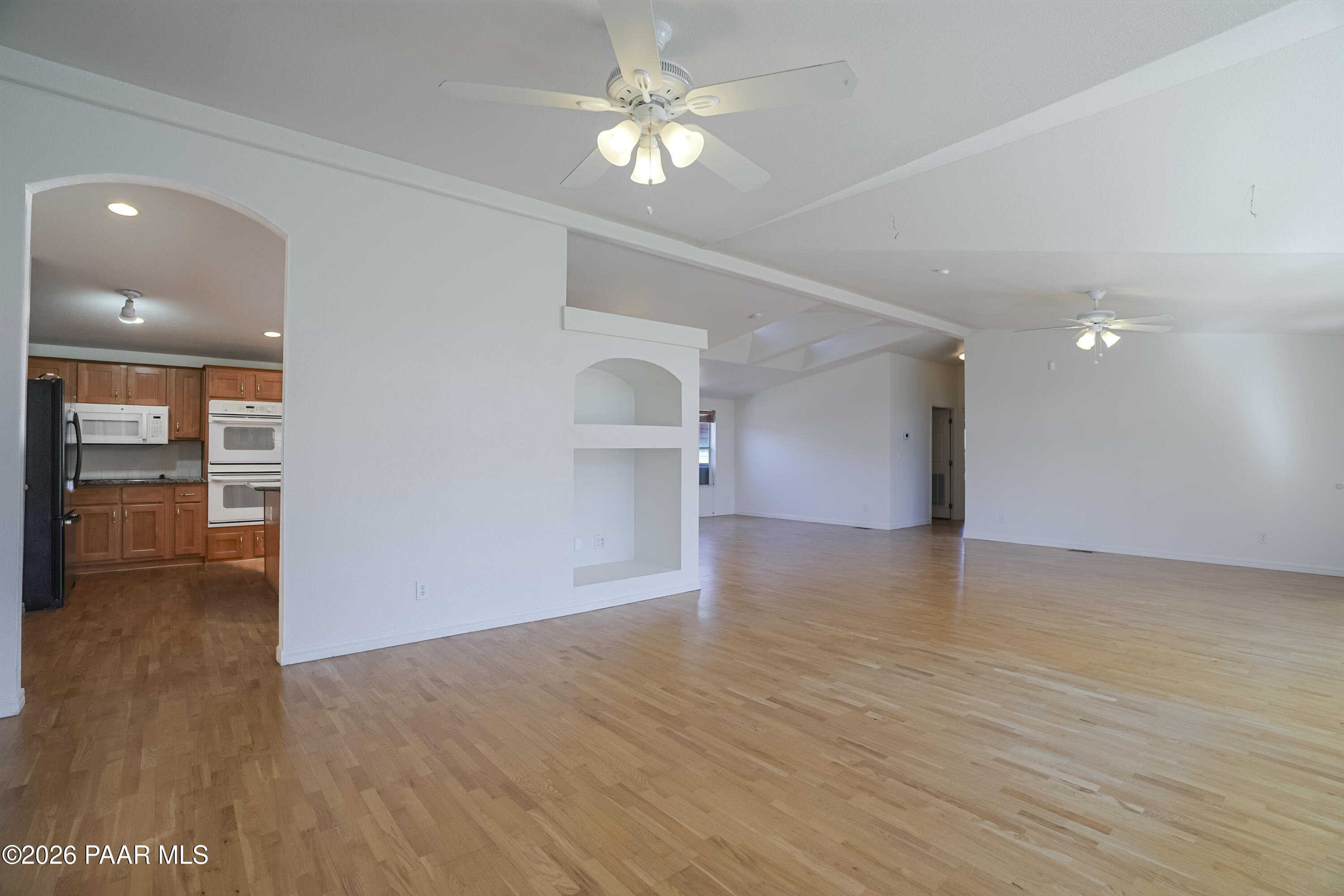 1699 Trinity Lane Dewey, AZ 86327 - Photo 10 of 45 Living Room