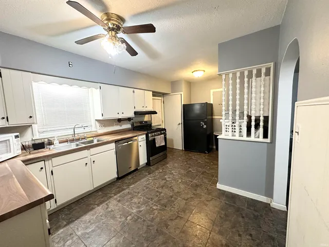 $124,000 | 302 North Kenton Street, Reynolds, IN 47980