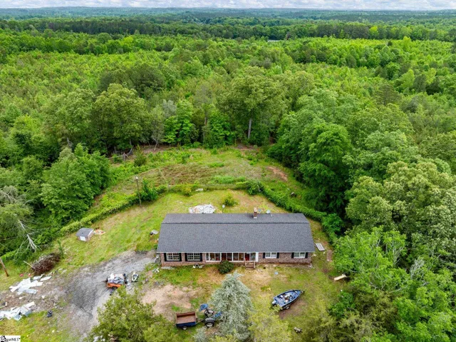 $235,000 | 1225 Dogwood Lane, Clinton, SC 29325