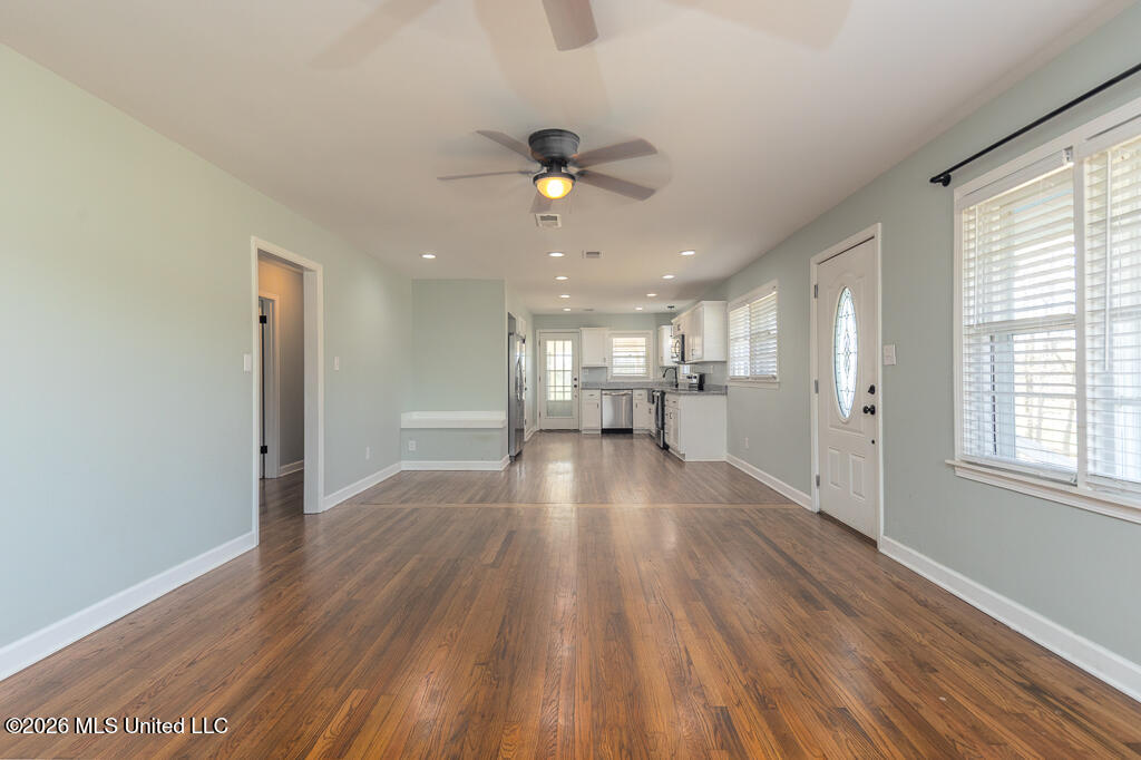 3632 Highway 25 Iuka, MS 38852 - Photo 5 of 30 Living Room