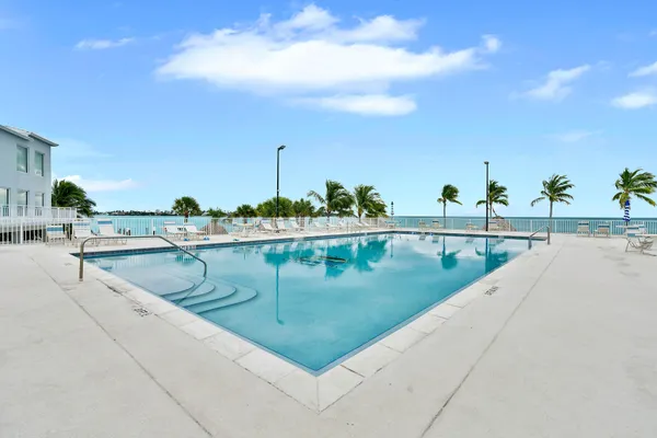 $650,000 | 10877 Overseas Highway, Unit 6, Marathon, FL 33050