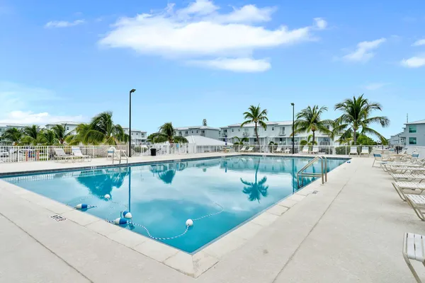 $650,000 | 10877 Overseas Highway, Unit 6, Marathon, FL 33050