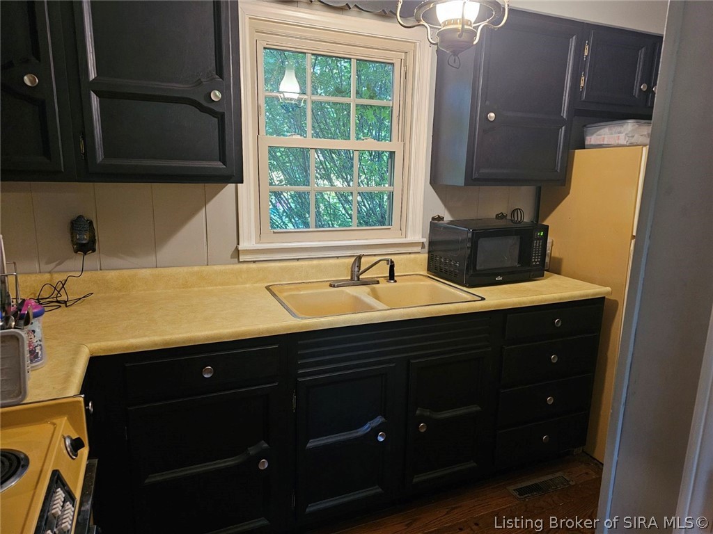 317 Meadow Lane Madison, IN 47250 - Photo 23 of 41 Kitchen in Separate Living Quarters