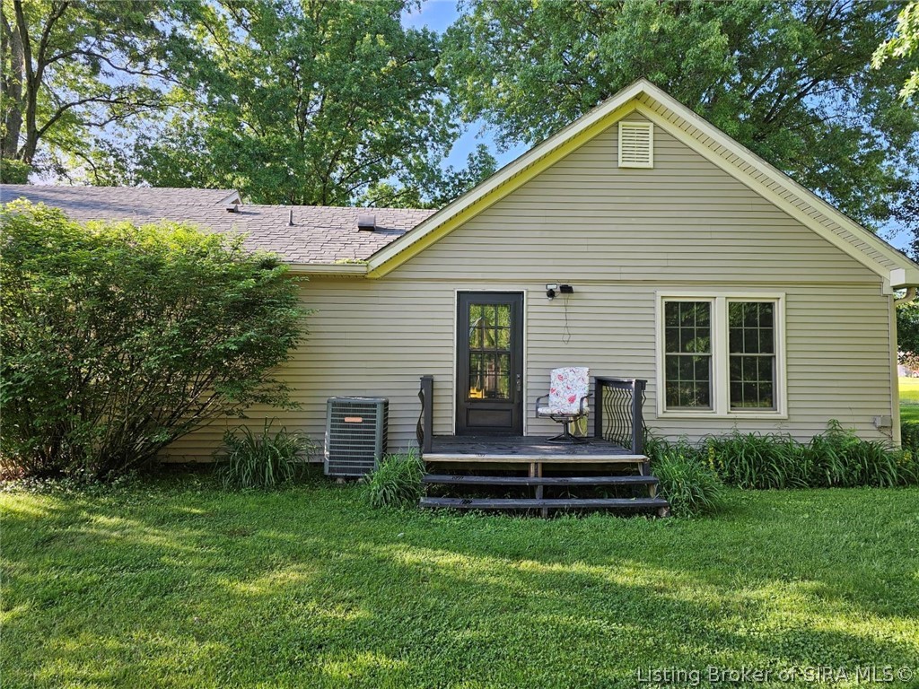 317 Meadow Lane Madison, IN 47250 - Photo 33 of 41 Rear Deck for Separate Living Quarters
