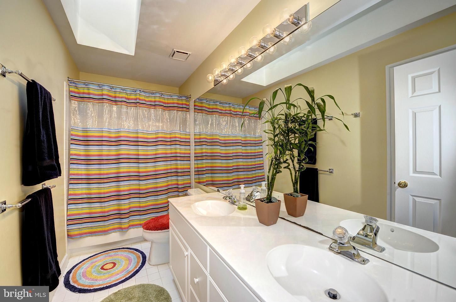 9702 Hidden Valley Road Vienna, VA 22181 - Photo 15 of 30 Upper level Bath
